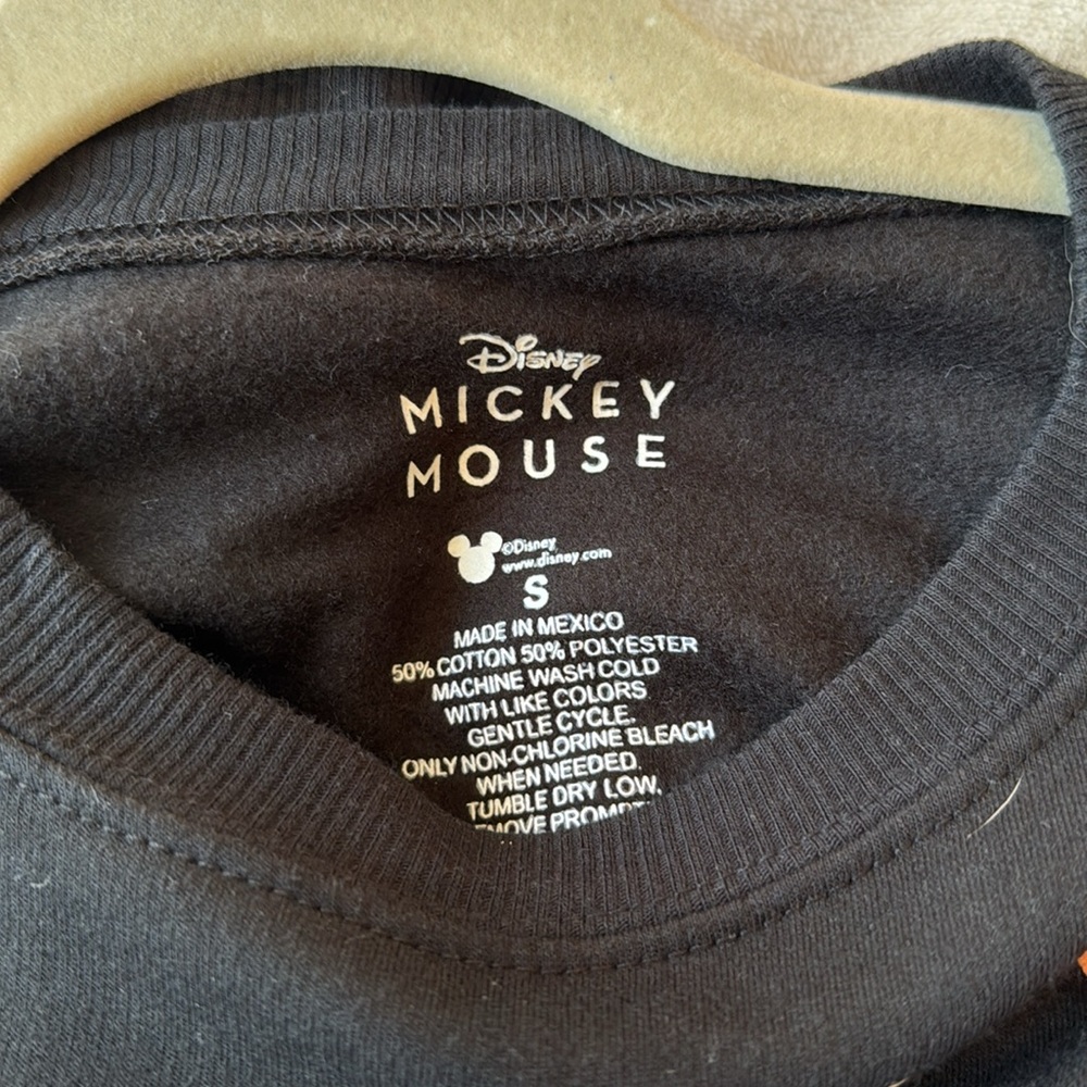 💜 Disney Mickey Mouse Sweatshirt - Picture 3 of 3